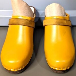 Maguba Sweden 39 sunny yellow‎ leather 2.5" heeled wood sole clog mule slides